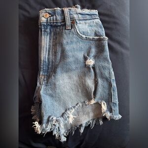 Abercrombie High Rise 4” Mom Shorts 25(0)
